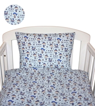 Babybettwäsche mit buntem Piratenmotiv, Babyzimmer, Babybett, Baby